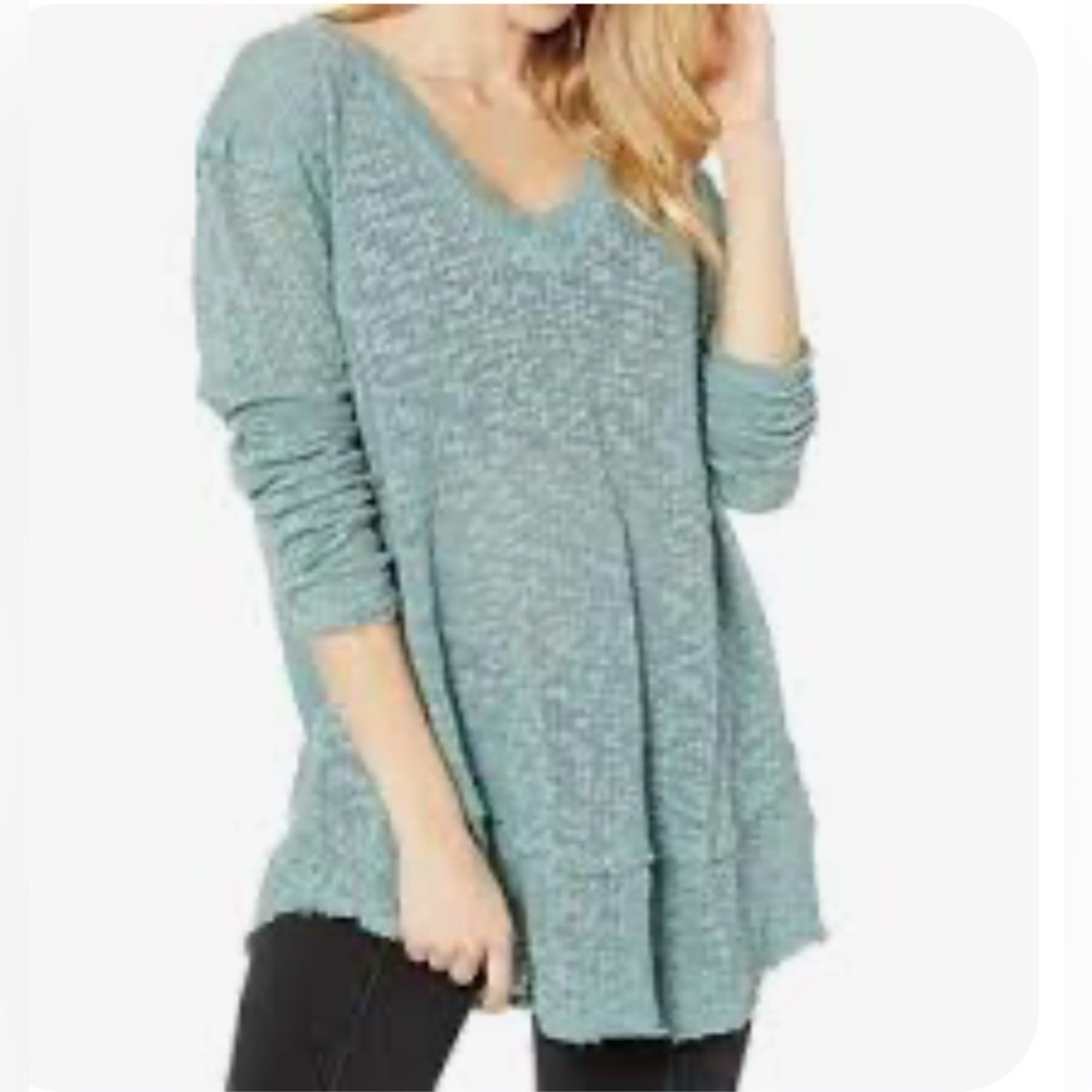 **We The Free  Ocean Air Hacci Green Top  V-Neck top.